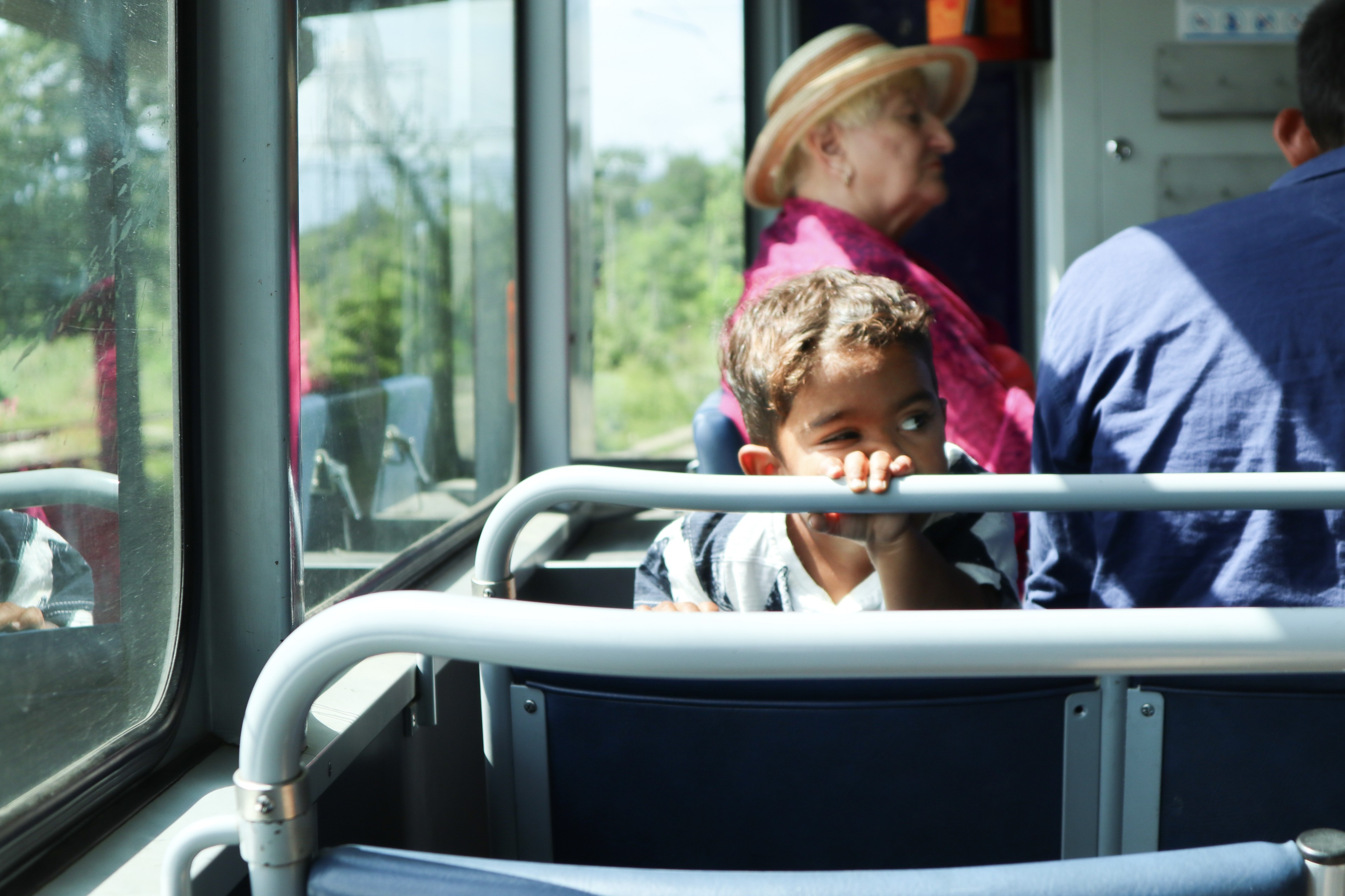 列车上的小男孩